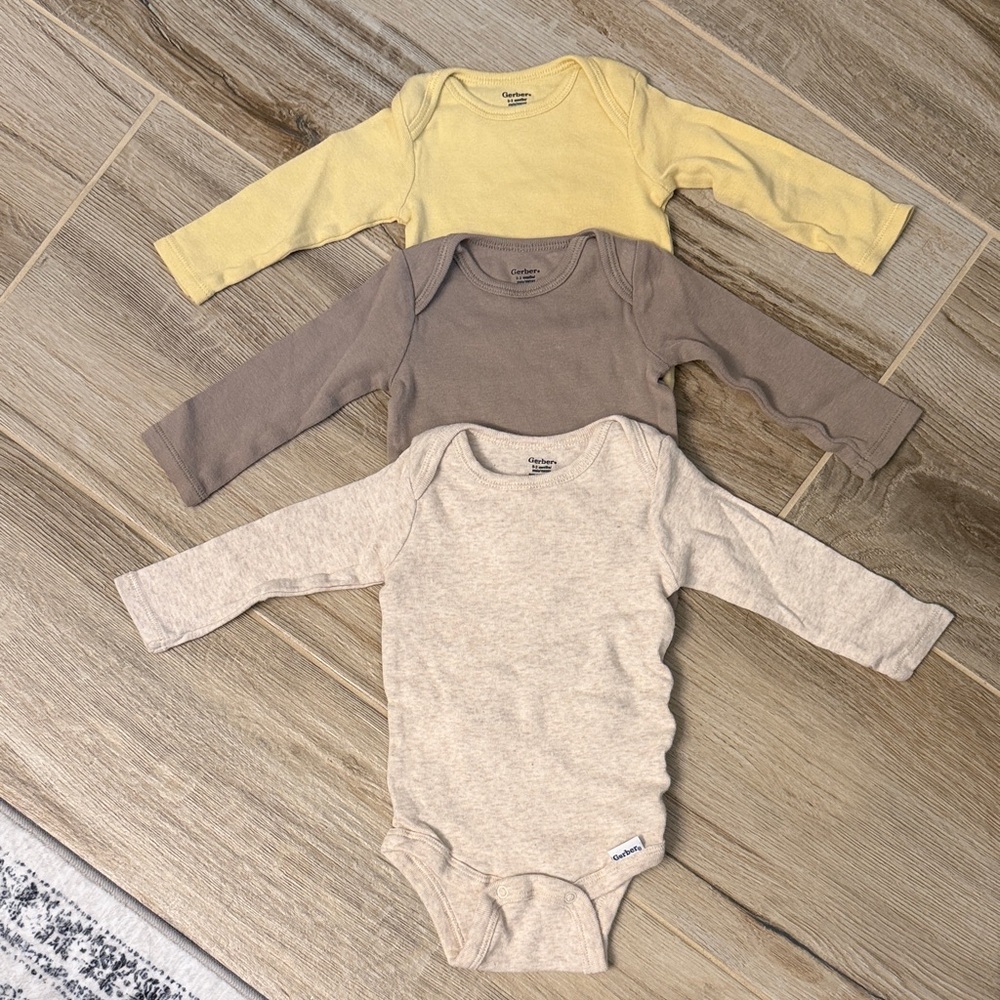🌟Neutral Tones Kids Onesie Set 0-3 months